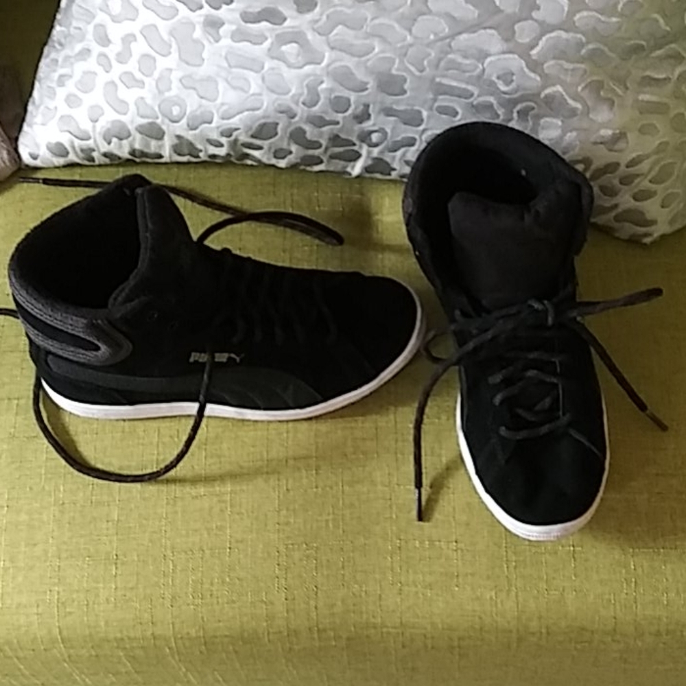 Puma high top tennis shoes